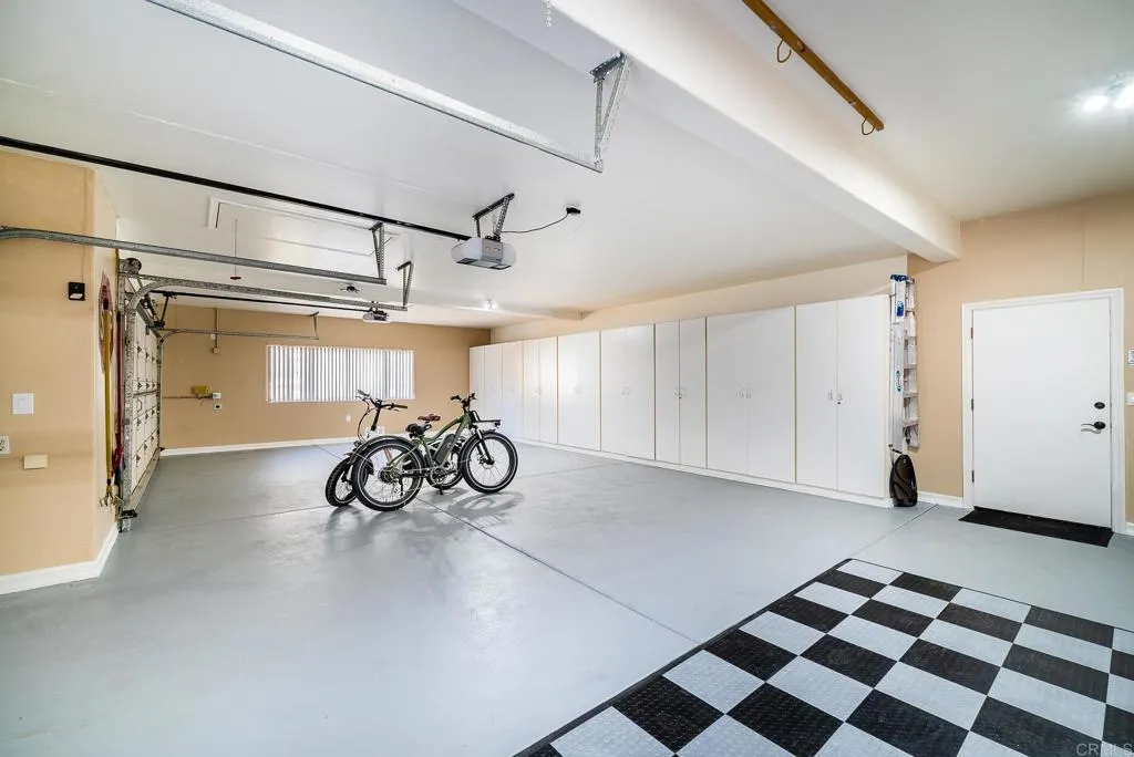 https://cdn.realtyfeed.com/cdn/127/305727206/72c7ab9e4a6c62945e84c48f0011dcf2.webp