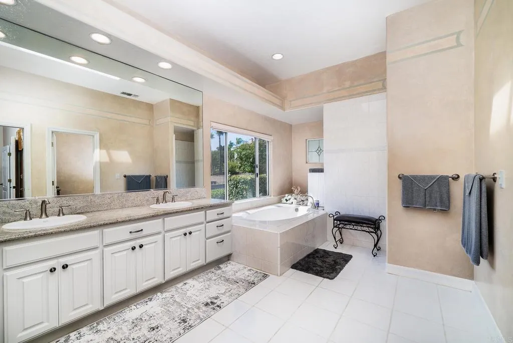 https://cdn.realtyfeed.com/cdn/127/305727206/9cdcd532099445098c0360648e8e8a77.webp