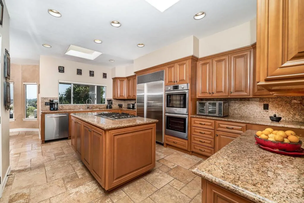 https://cdn.realtyfeed.com/cdn/127/305727206/a1e84540f183ab77fb73ea11f0b6deeb.webp