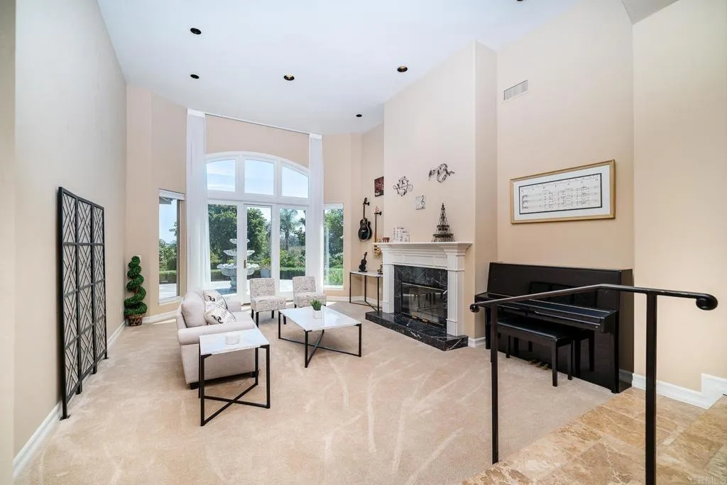 https://cdn.realtyfeed.com/cdn/127/305727206/a21e6f697944d65d22fd98878e0d6c06.webp