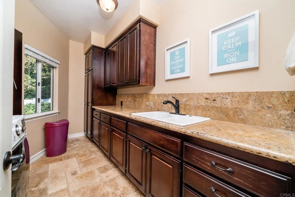 https://cdn.realtyfeed.com/cdn/127/305727206/ad823a3c6f6d15f22b2128fdba44985e.webp