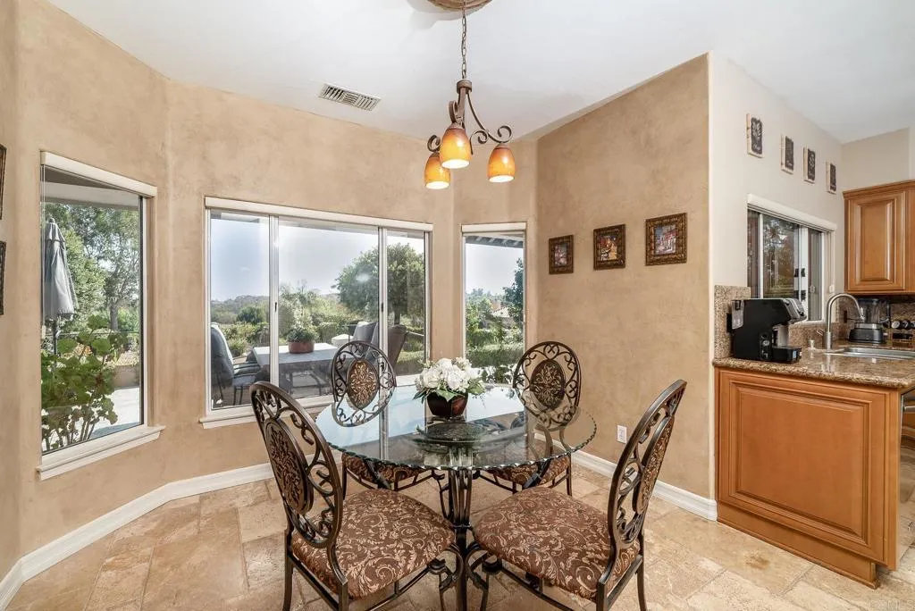 https://cdn.realtyfeed.com/cdn/127/305727206/ed9ac34d0d993ad92a3368be8eb0d4a7.webp
