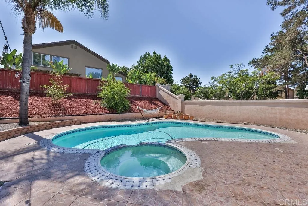 https://cdn.realtyfeed.com/cdn/127/305751737/2e044b46e1689113980e25279b028996.webp