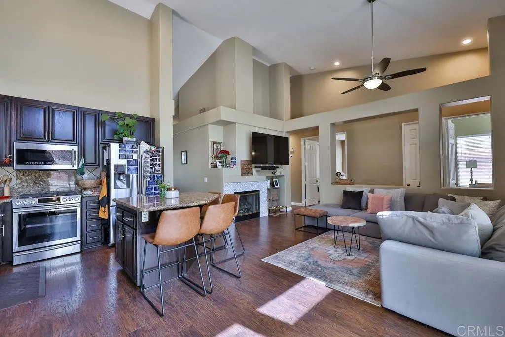https://cdn.realtyfeed.com/cdn/127/305751737/bfe1ef75bbec29af5f13bcffa7e5a38b.webp