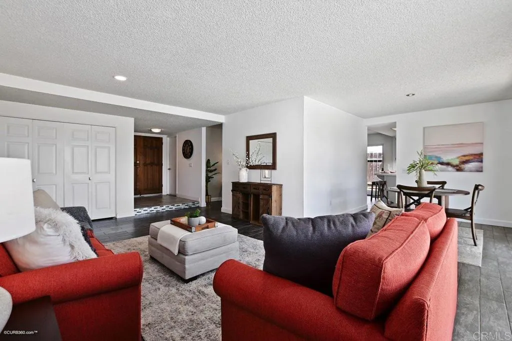 https://cdn.realtyfeed.com/cdn/127/305760481/1db328487ba9ee0f5ee2c08b8493b229.webp