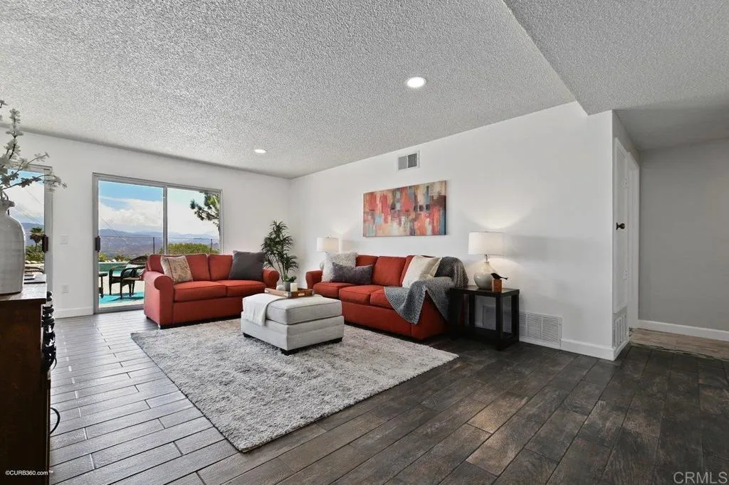 https://cdn.realtyfeed.com/cdn/127/305760481/6b60abb14e3d587a55cab49259075ca7.webp