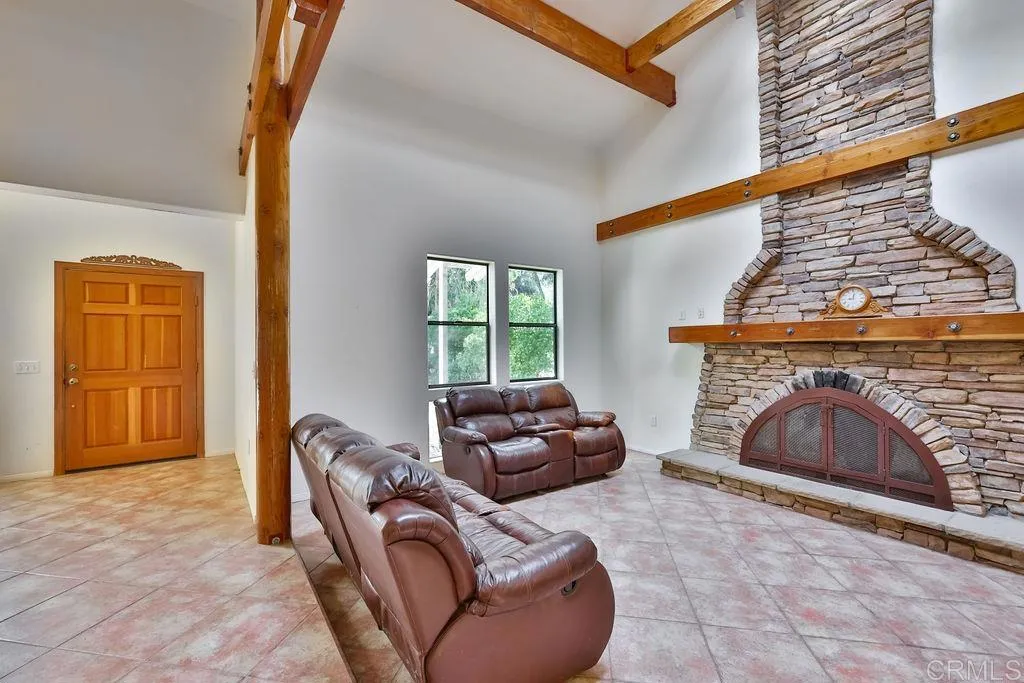 https://cdn.realtyfeed.com/cdn/127/305780750/23756d33943d4101a75500b618628056.webp