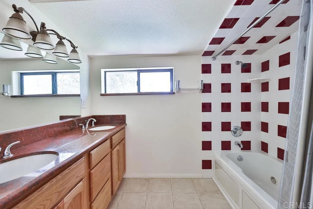 https://cdn.realtyfeed.com/cdn/127/305780750/f833eaa30991793ba7116ffb3fceb828.webp