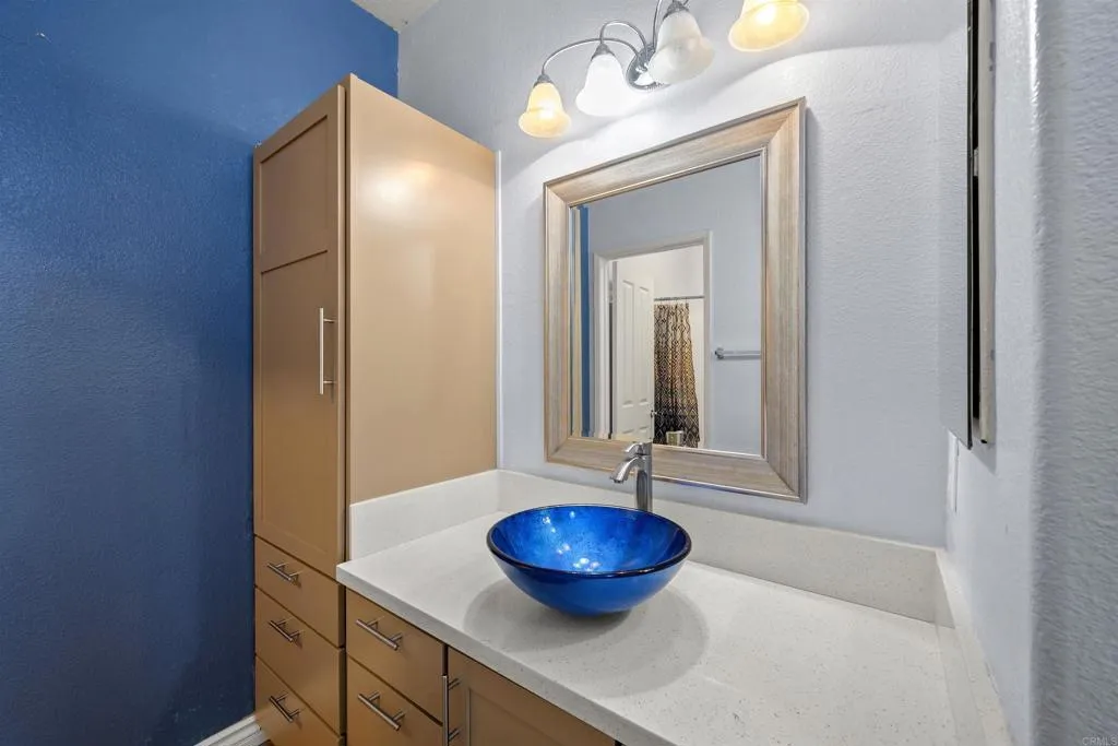 https://cdn.realtyfeed.com/cdn/127/305782555/1e69afff6ef2e521558351a253e903c5.webp
