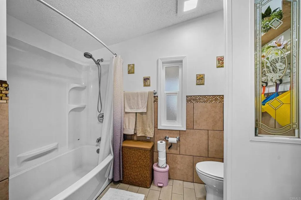 https://cdn.realtyfeed.com/cdn/127/305784924/6f6d94f2454a961acb1def1818e268f3.webp
