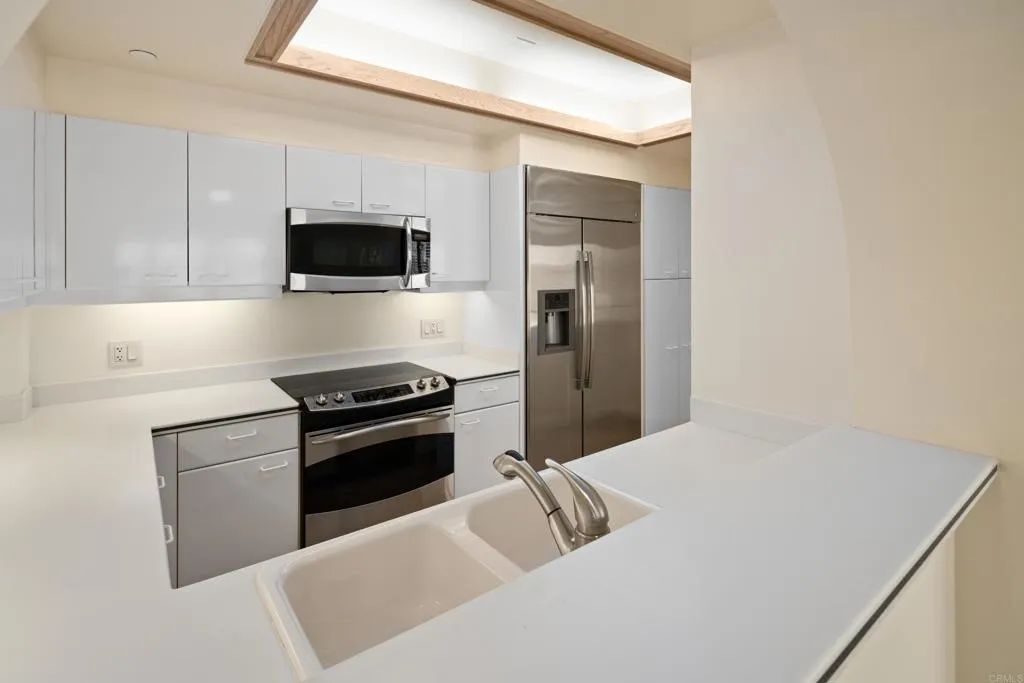 https://cdn.realtyfeed.com/cdn/127/305786160/04270a89014c7949f5433dc0bd54148f.webp