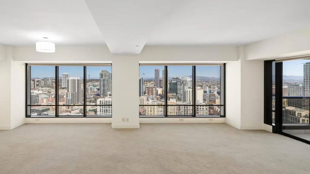https://cdn.realtyfeed.com/cdn/127/305786160/744bb25053967820f6cf2d5927bfd52c.webp