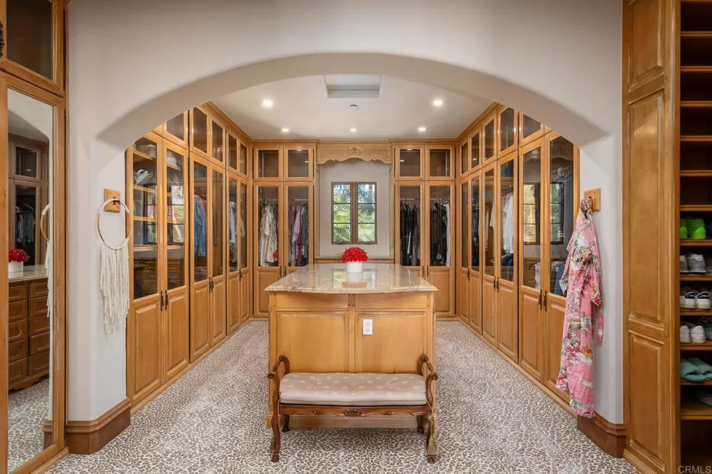 https://cdn.realtyfeed.com/cdn/127/305786185/279472502aa07e19609116496d5d5637.webp