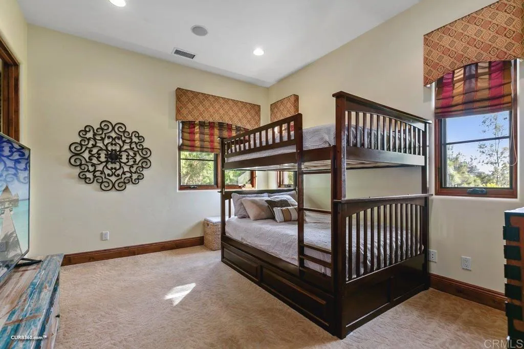 https://cdn.realtyfeed.com/cdn/127/305786195/67ca8817580ef491b0da987123ecb84a.webp