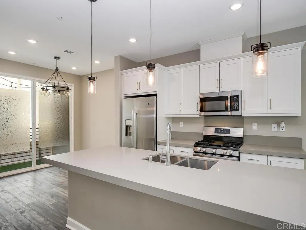 https://cdn.realtyfeed.com/cdn/127/305788602/203aaf1b5ecbae32feb476bec666b2a1.webp