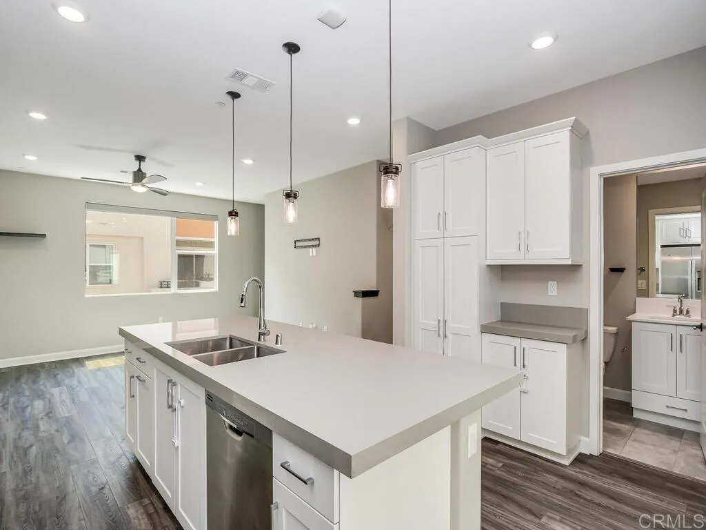 https://cdn.realtyfeed.com/cdn/127/305788602/376a627a12d283ca72a7bf9c1fdb87f4.webp