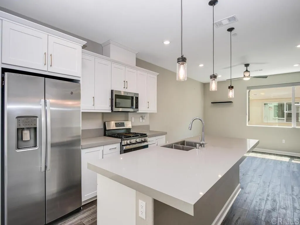 https://cdn.realtyfeed.com/cdn/127/305788602/91571eaaec786515ea0fc1223d299a1e.webp