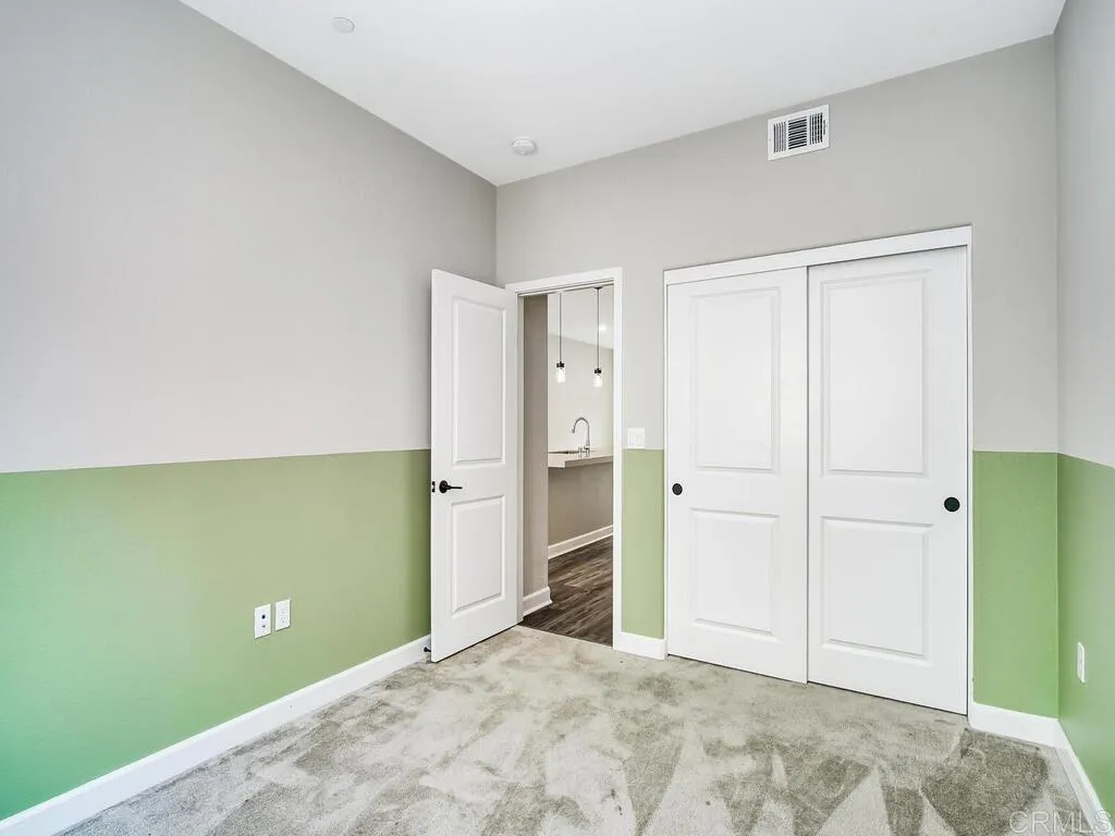 https://cdn.realtyfeed.com/cdn/127/305788602/9d1baaec9844aa2ca01831e393dd99a4.webp
