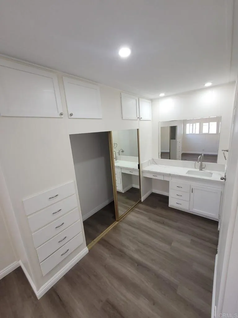 https://cdn.realtyfeed.com/cdn/127/305789540/76ea817d10a3cec7a7680cd6dec8ccae.webp