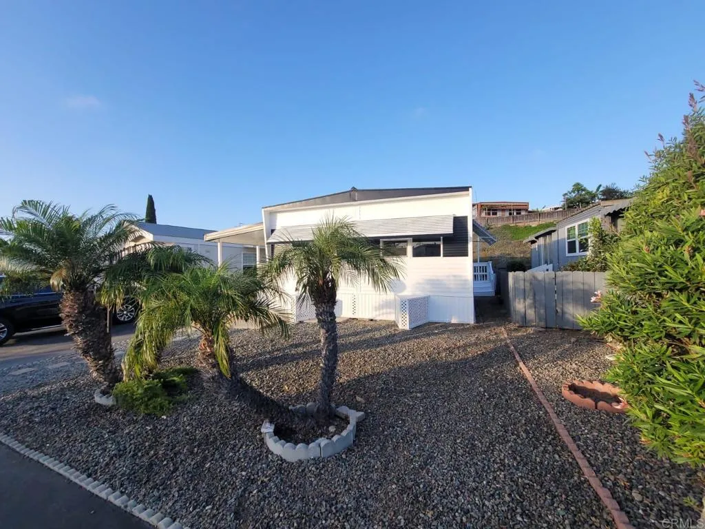 https://cdn.realtyfeed.com/cdn/127/305789540/b04c84245af7c81659ca82ef8080a90d.webp