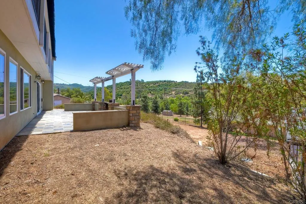 https://cdn.realtyfeed.com/cdn/127/305789856/562ab270308662cf1d98aa6a435bafa4.webp