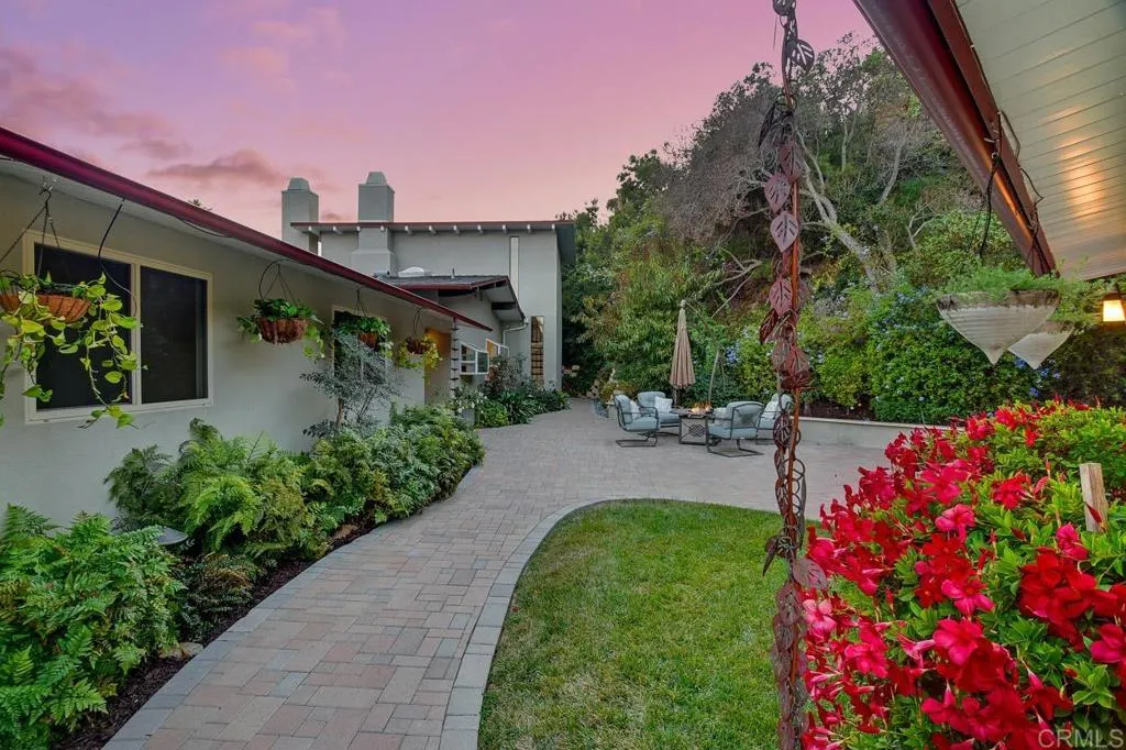 https://cdn.realtyfeed.com/cdn/127/305790148/0b231ee413bc2f8be4bbf7f2f1aa9a7b.webp