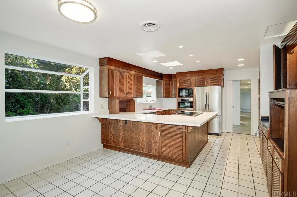 https://cdn.realtyfeed.com/cdn/127/305790148/3193f42d67209a334af5c440530bf0e4.webp