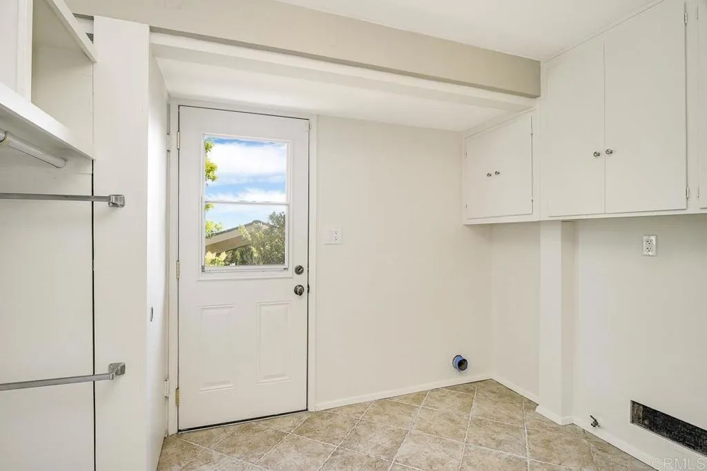 https://cdn.realtyfeed.com/cdn/127/305790148/38bafefeee8a5bf401c50c84d227efde.webp