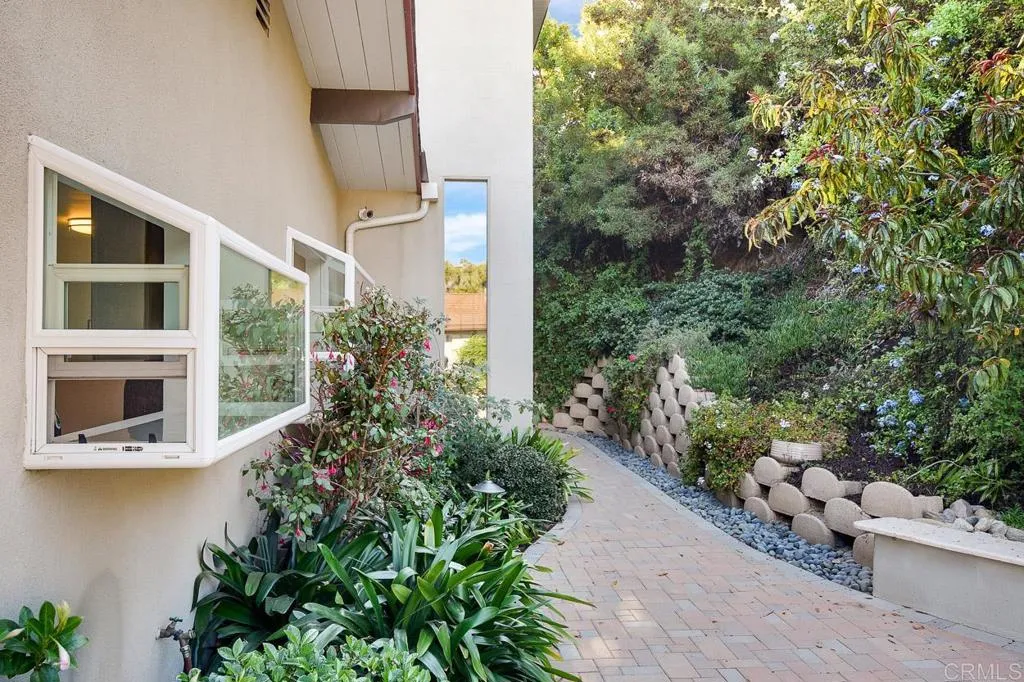 https://cdn.realtyfeed.com/cdn/127/305790148/7151245699949325bed7d318a4834ab5.webp