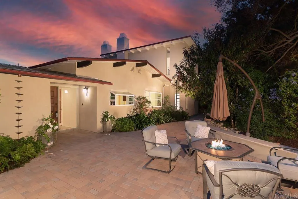 https://cdn.realtyfeed.com/cdn/127/305790148/8aa04f24eba118034d173abdc1f33a43.webp