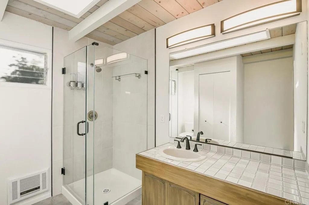 https://cdn.realtyfeed.com/cdn/127/305790148/8c7af20f286c1e972cdd99fd55196961.webp