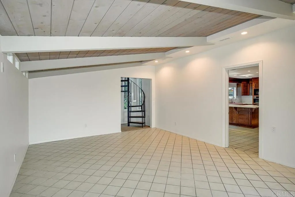 https://cdn.realtyfeed.com/cdn/127/305790148/f99199e20b574aef4cacf3d089fbfc07.webp