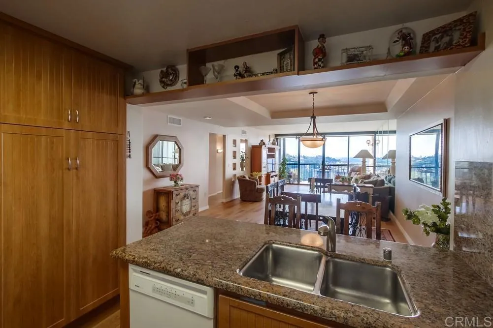 https://cdn.realtyfeed.com/cdn/127/305793026/429c5ee28a18bd3641c3c21bd10deee6.webp