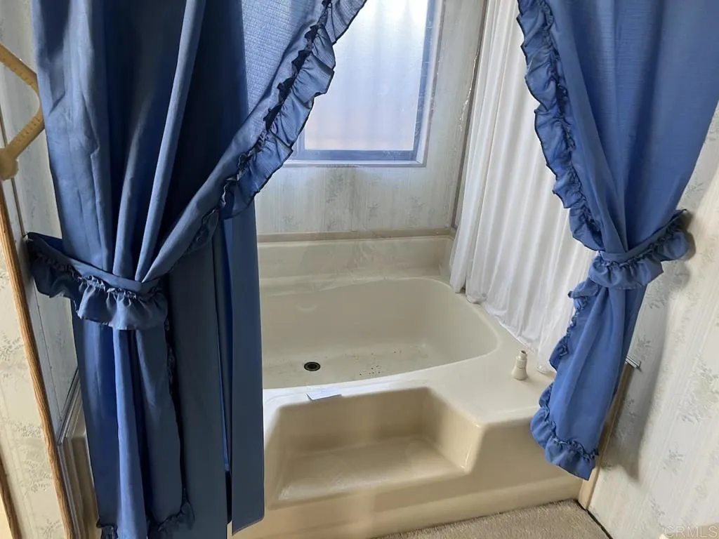 https://cdn.realtyfeed.com/cdn/127/305794139/a1340f9c245b297665b4355a517d3851.webp