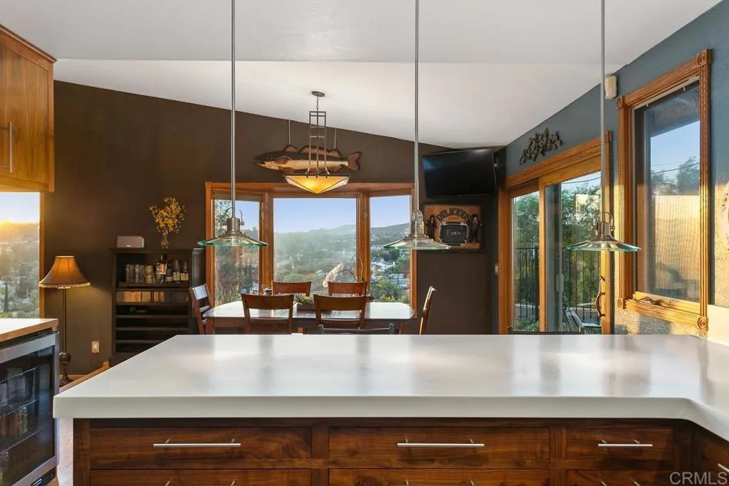 https://cdn.realtyfeed.com/cdn/127/305795382/8cbc2436562a391548cf697f3262d188.webp