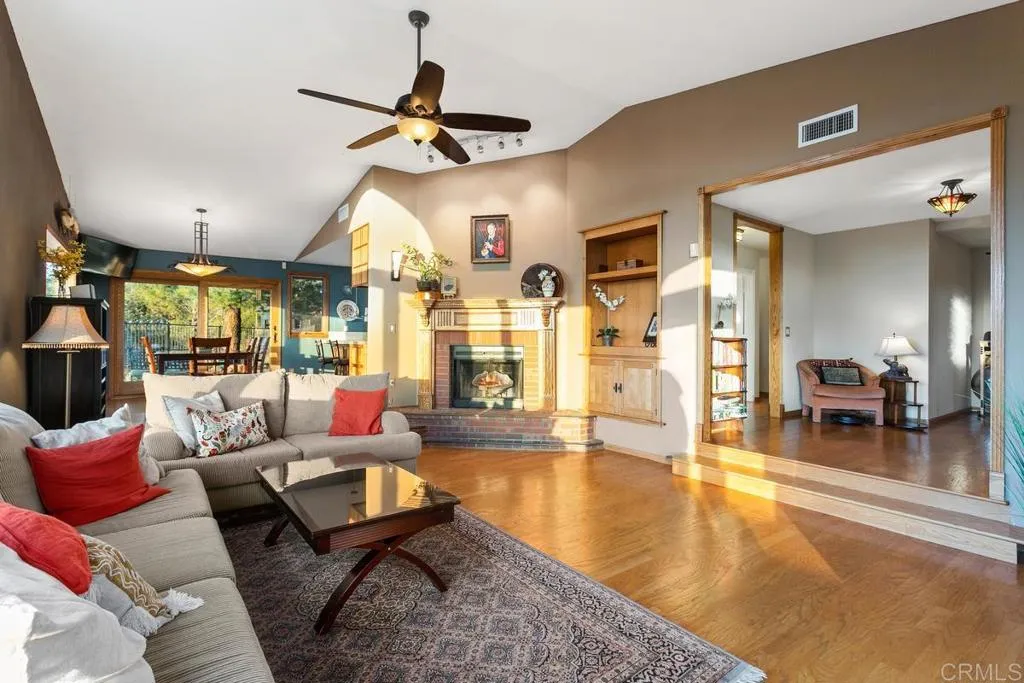 https://cdn.realtyfeed.com/cdn/127/305795382/9b5ab276890f23543157d2df5e931d68.webp