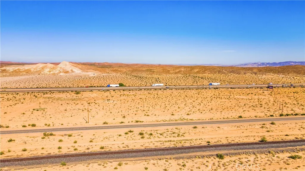17 Yermo, Yermo, Ca 92398 - Photo 5 of 11, Yermo, CA