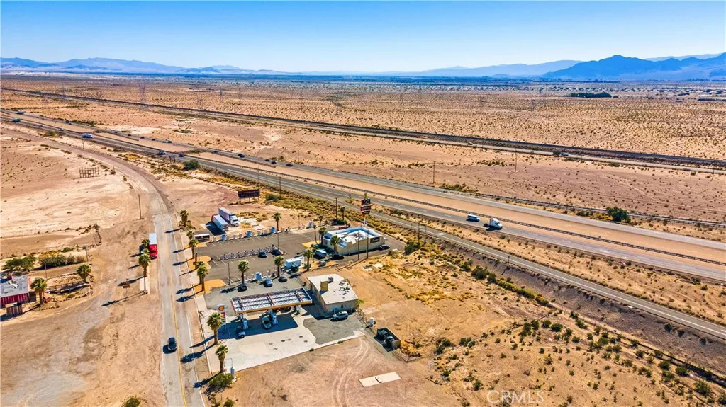 17 Yermo, Yermo, Ca 92398 - Photo 3 of 11, Yermo, CA