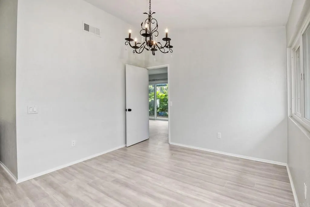 https://cdn.realtyfeed.com/cdn/127/305798807/34155797808decace08a7c94624a0484.webp