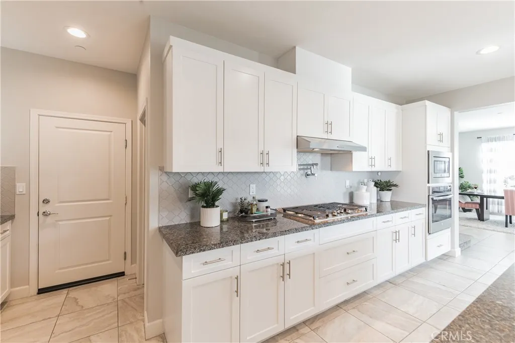 https://cdn.realtyfeed.com/cdn/127/305799463/035c7cf7326c98f143610cac6376589a.webp