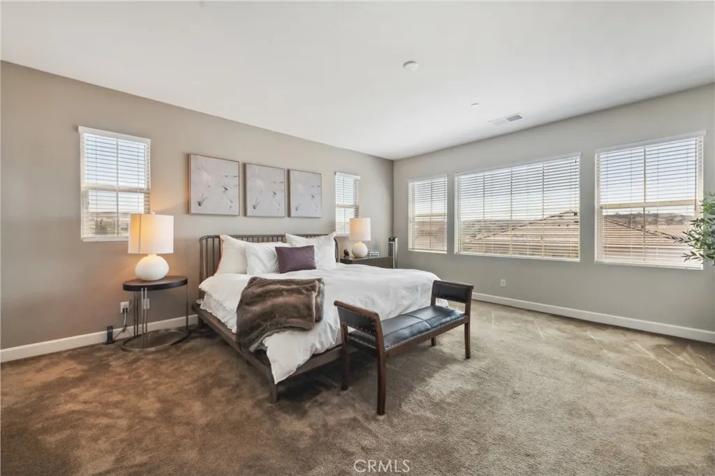https://cdn.realtyfeed.com/cdn/127/305799463/59f3c21390f2e70e0e18ec78e2835be4.webp