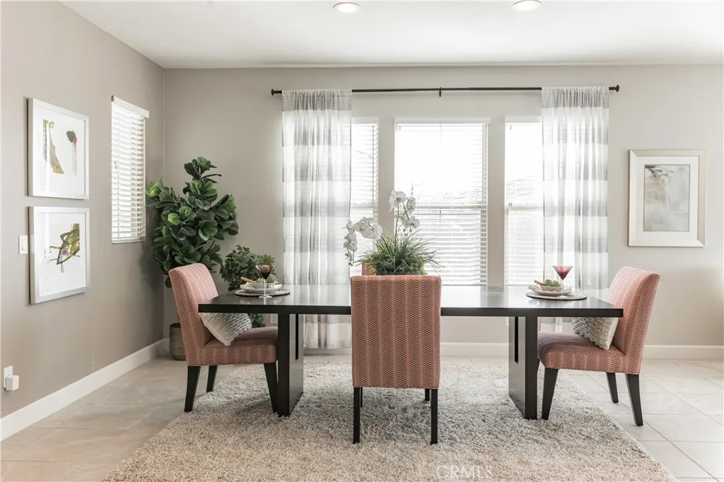 https://cdn.realtyfeed.com/cdn/127/305799463/b6943c8093c11aaba14db4f9fbe1c68f.webp