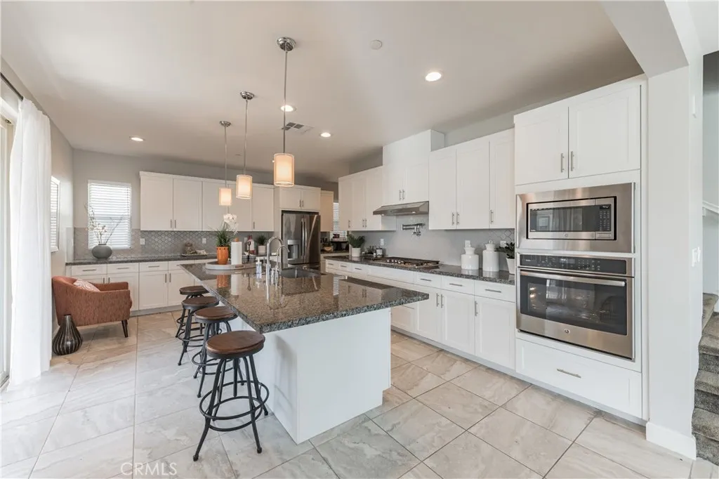 https://cdn.realtyfeed.com/cdn/127/305799463/e1f23ffa0b01dc3d4834ab0d5d1809b8.webp