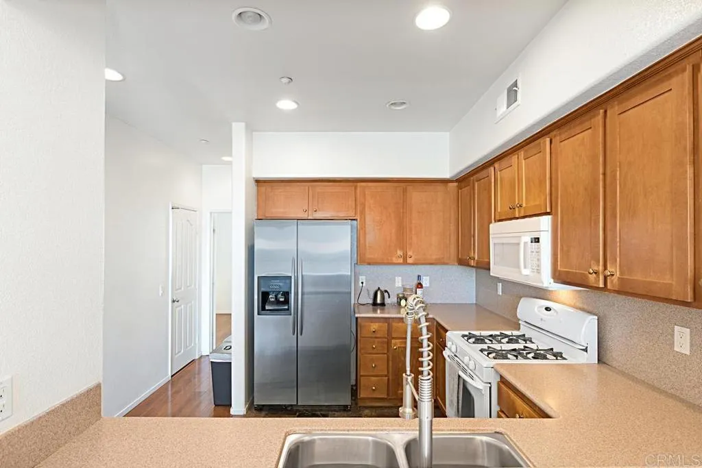 https://cdn.realtyfeed.com/cdn/127/305799529/45dce5549797fb7def909a269f18af0f.webp