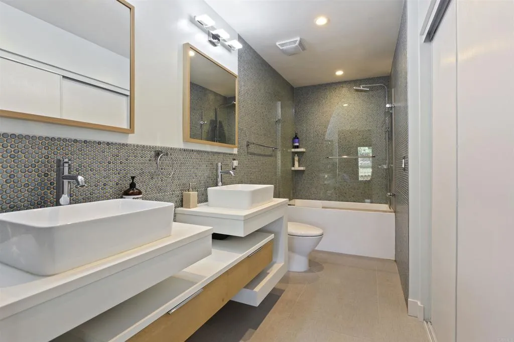 https://cdn.realtyfeed.com/cdn/127/305807074/1b2d883024bffdee45812bac55f143b7.webp