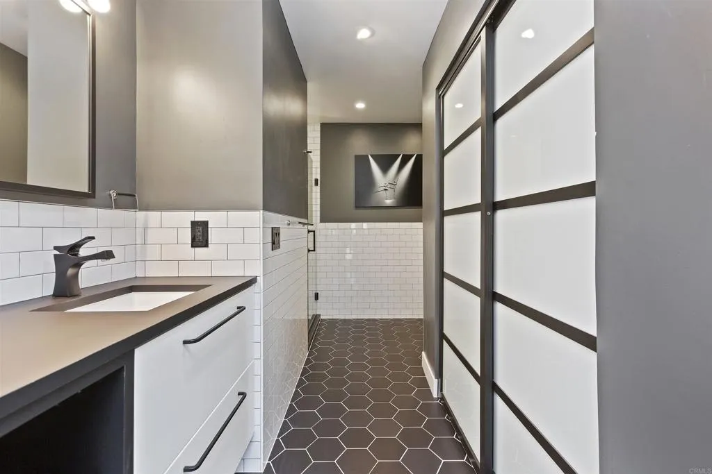 https://cdn.realtyfeed.com/cdn/127/305807074/bda553bc44a61863014f8024c802d1d0.webp
