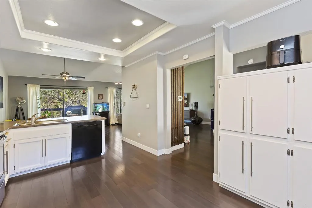 https://cdn.realtyfeed.com/cdn/127/305807074/dab9d14b86e31382e742b7ff931cbeac.webp