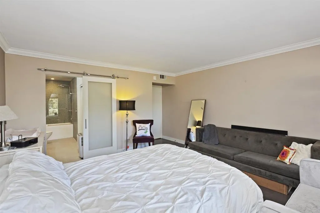 https://cdn.realtyfeed.com/cdn/127/305807074/e36aa90cc70e1eb995819e72b57621f1.webp