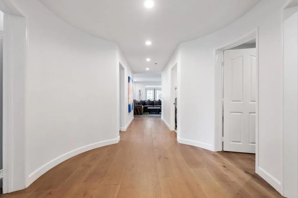 https://cdn.realtyfeed.com/cdn/127/305809357/bd956fb02ecf5b59bf3a24434ed13d33.webp