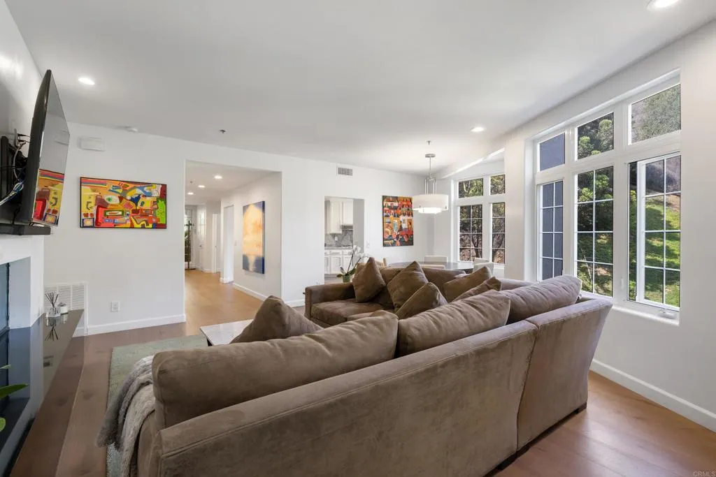 https://cdn.realtyfeed.com/cdn/127/305809357/da8837e53edb066a78589f009fbaef3e.webp